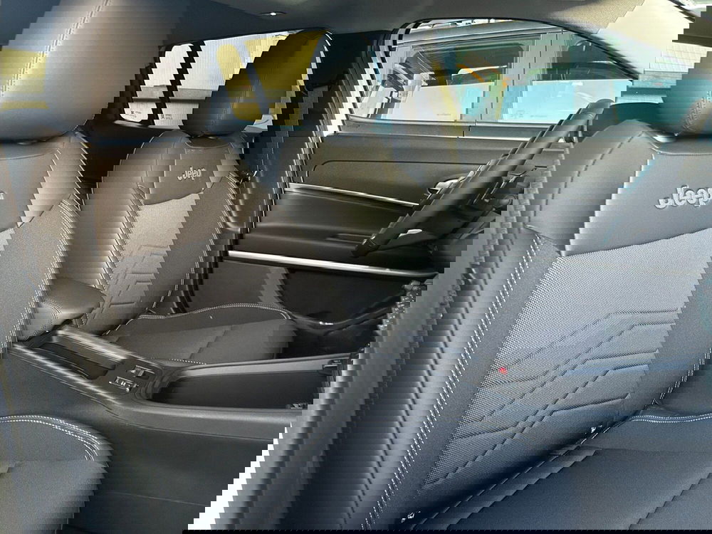 Jeep Avenger nuova a Torino (16)