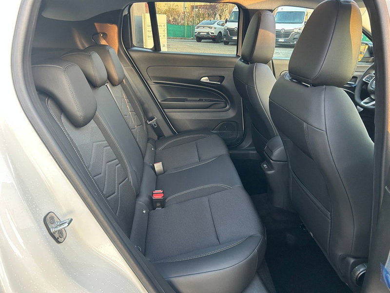 Jeep Avenger nuova a Torino (17)