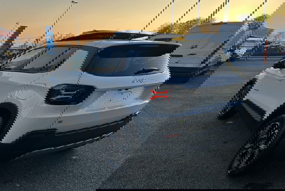 Jeep Avenger nuova a Torino (7)