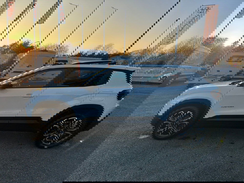 Jeep Avenger nuova a Torino (8)