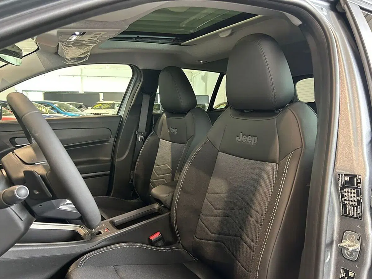 Jeep Avenger nuova a Torino (10)