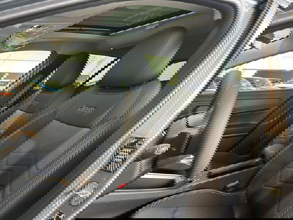 Jeep Avenger nuova a Torino (10)