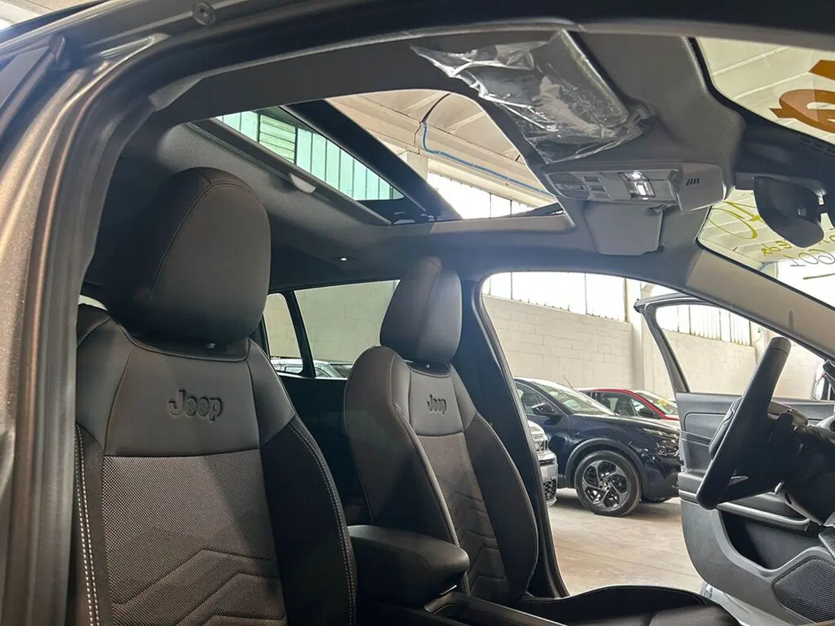 Jeep Avenger nuova a Torino (14)