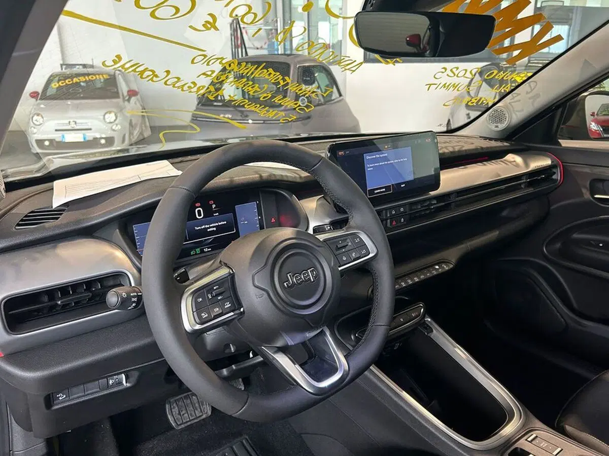 Jeep Avenger nuova a Torino (9)