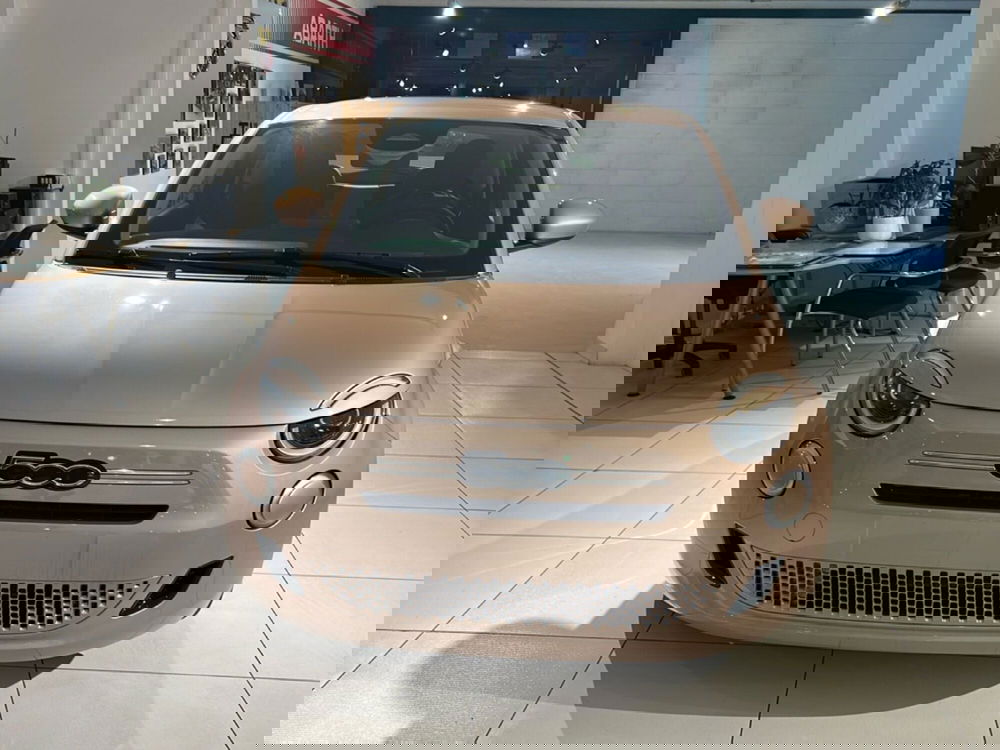 Fiat 500 nuova a Bergamo (2)