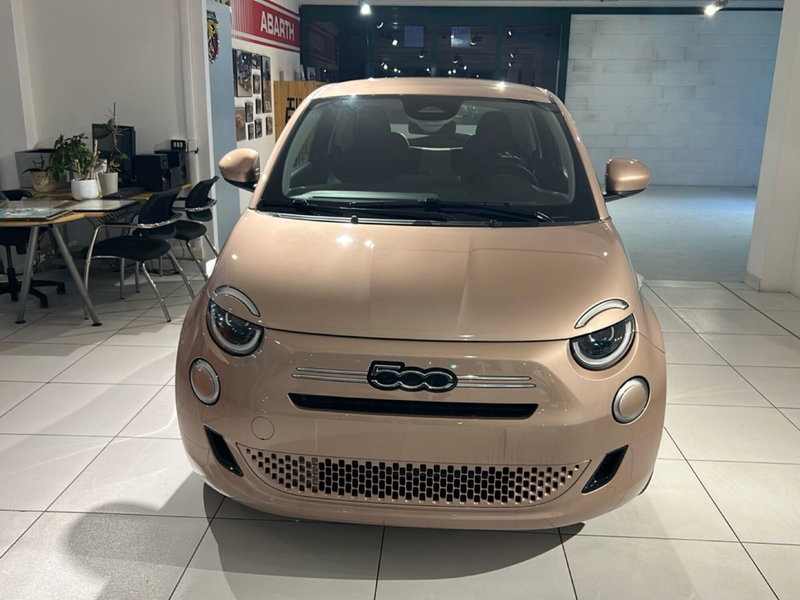 Fiat 500 nuova a Bergamo (2)