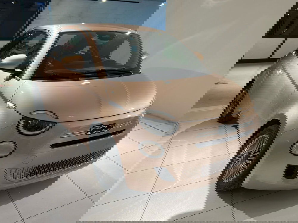 Fiat 500 nuova a Bergamo (3)