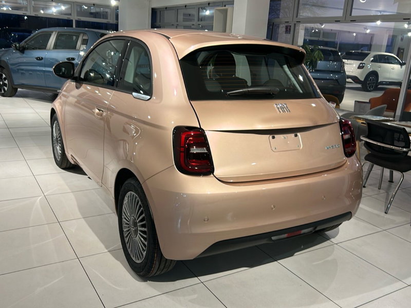 Fiat 500 nuova a Bergamo (6)