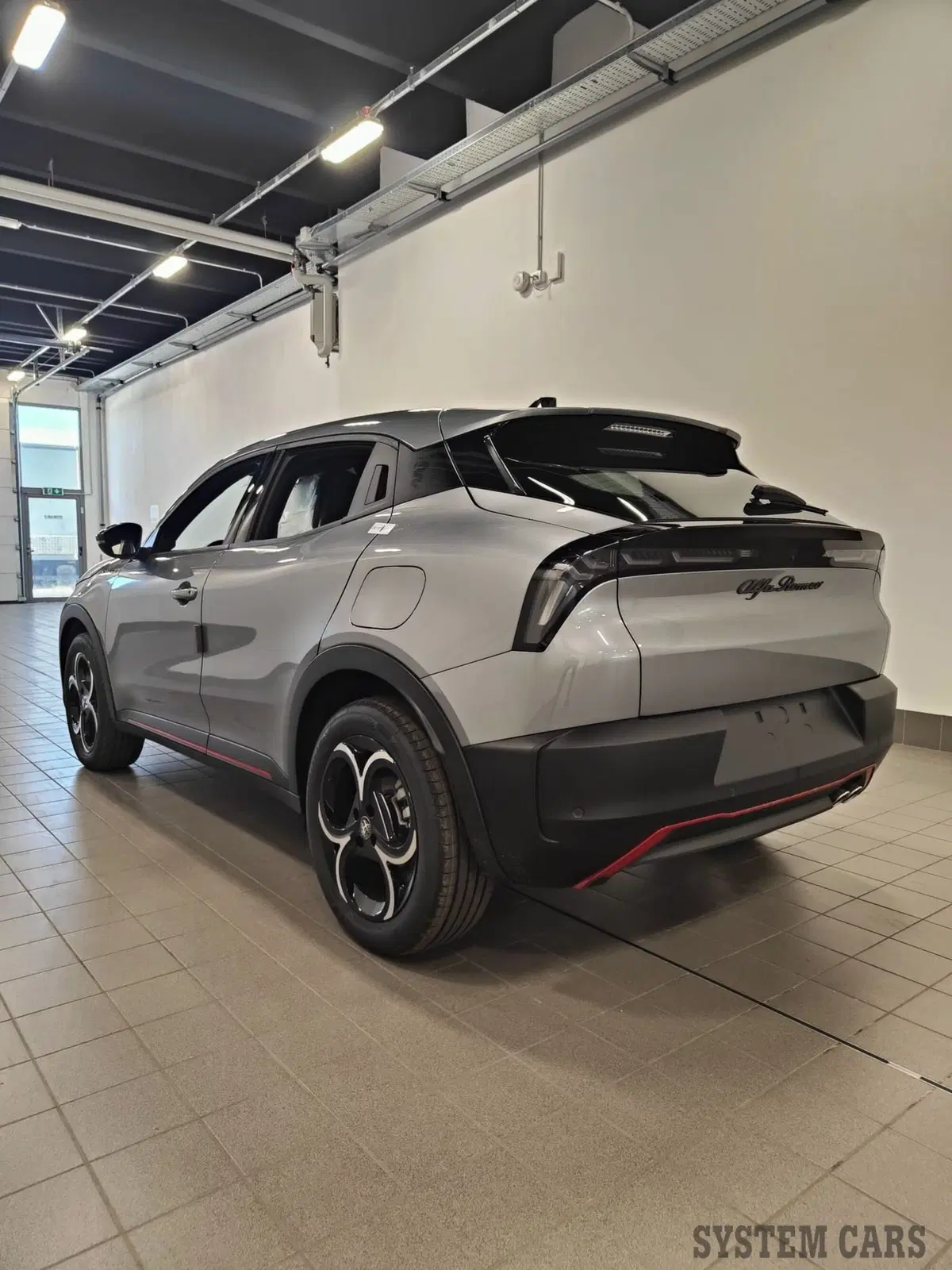 Alfa Romeo Junior nuova a Varese (4)