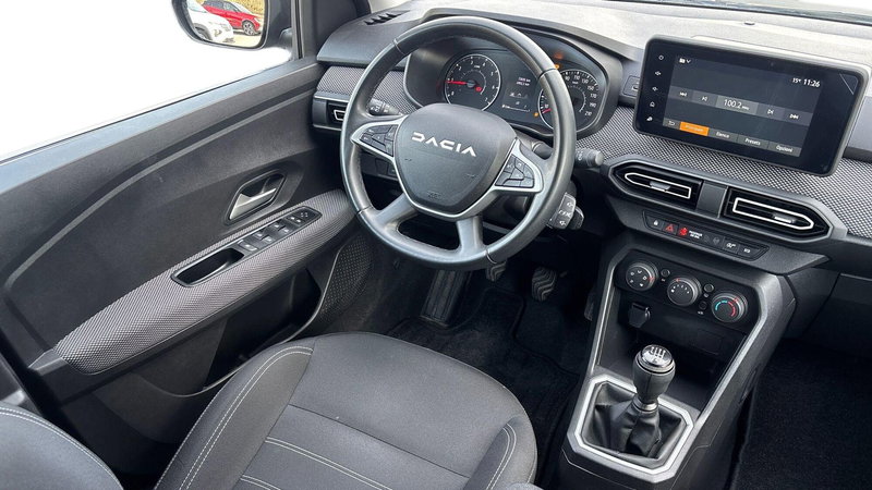 Dacia Jogger usata a Padova (7)