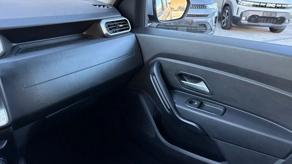 Dacia Duster usata a Padova (13)