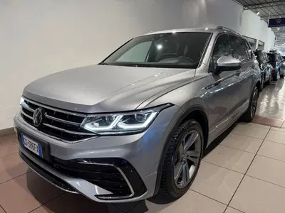 Volkswagen Tiguan Allspace 1.5 tsi R-Line dsg del 2024 usata a Genova