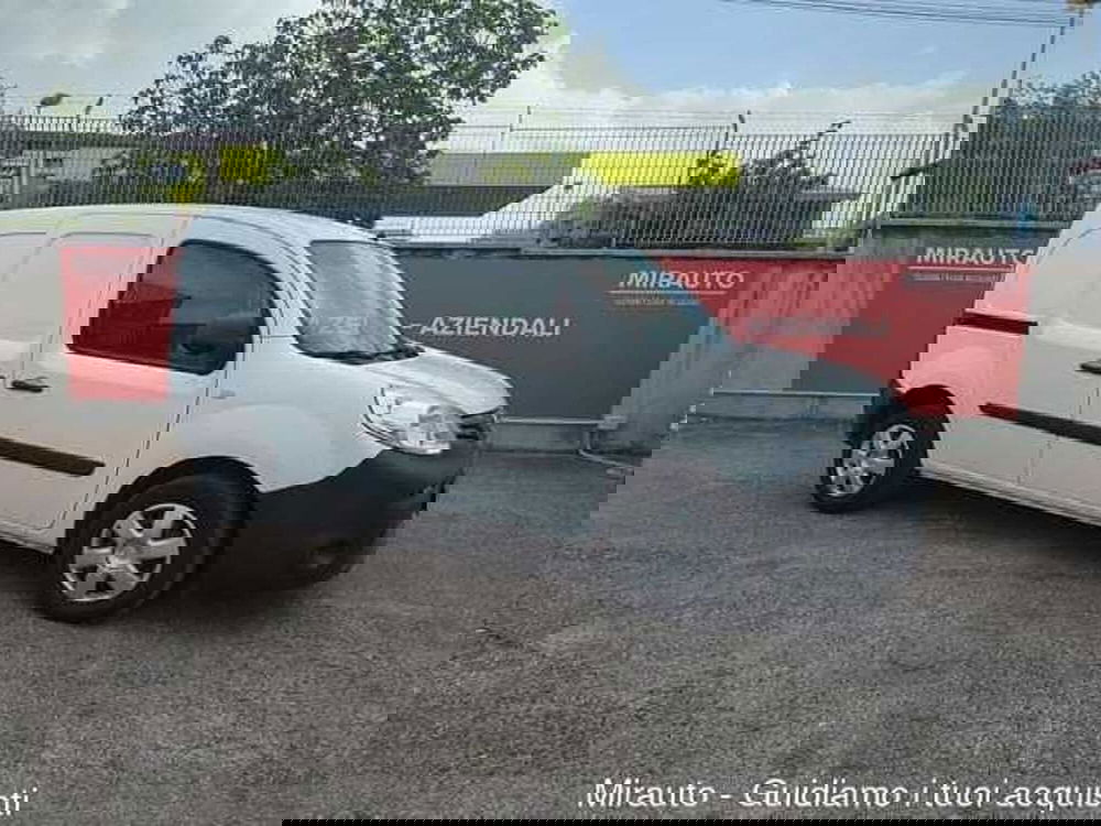 Nissan NV250 usata a Roma