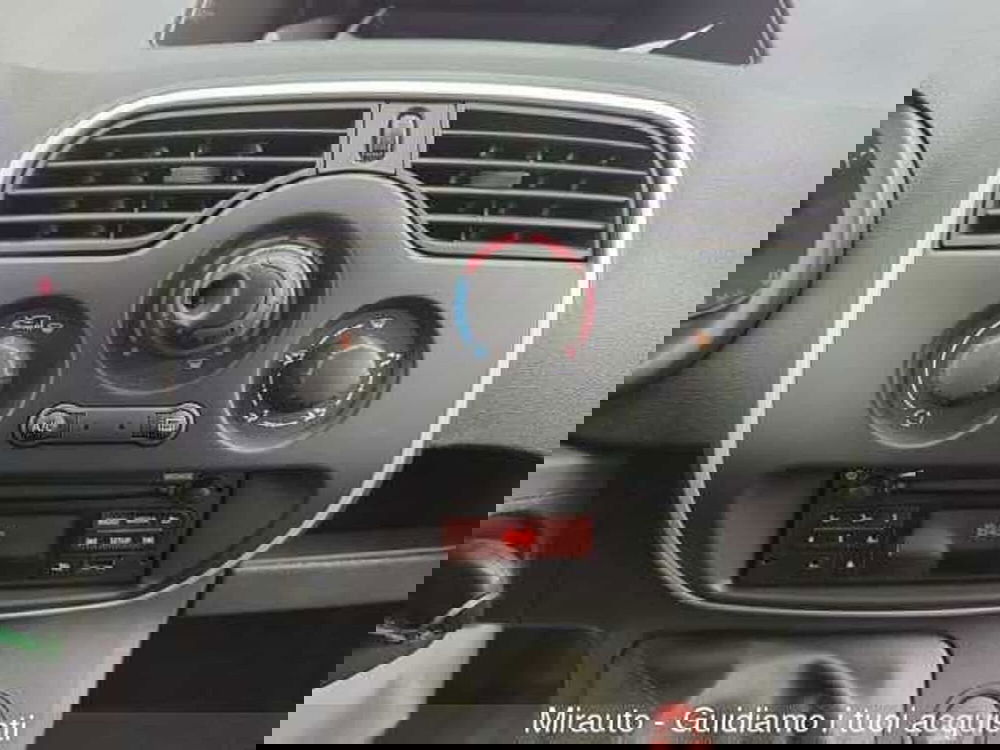 Nissan NV250 usata a Roma (11)