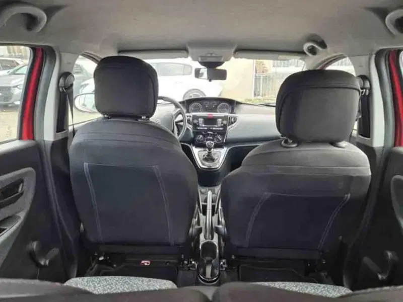 Lancia Ypsilon usata a Torino (6)