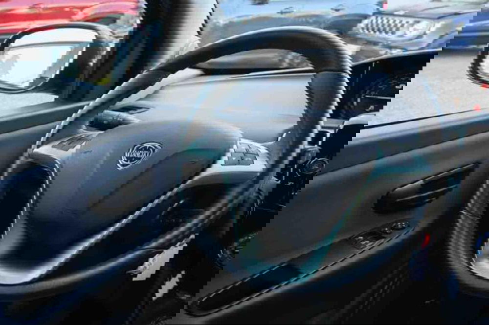 Lancia Ypsilon usata a Torino (10)