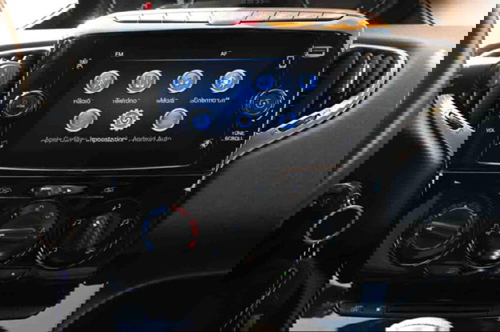 Lancia Ypsilon usata a Torino (9)