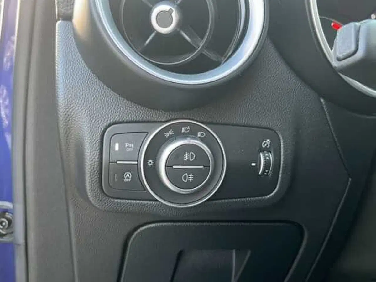Alfa Romeo Stelvio usata a Ravenna (17)