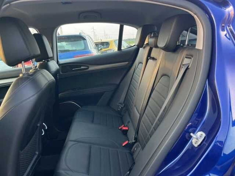 Alfa Romeo Stelvio usata a Ravenna (19)