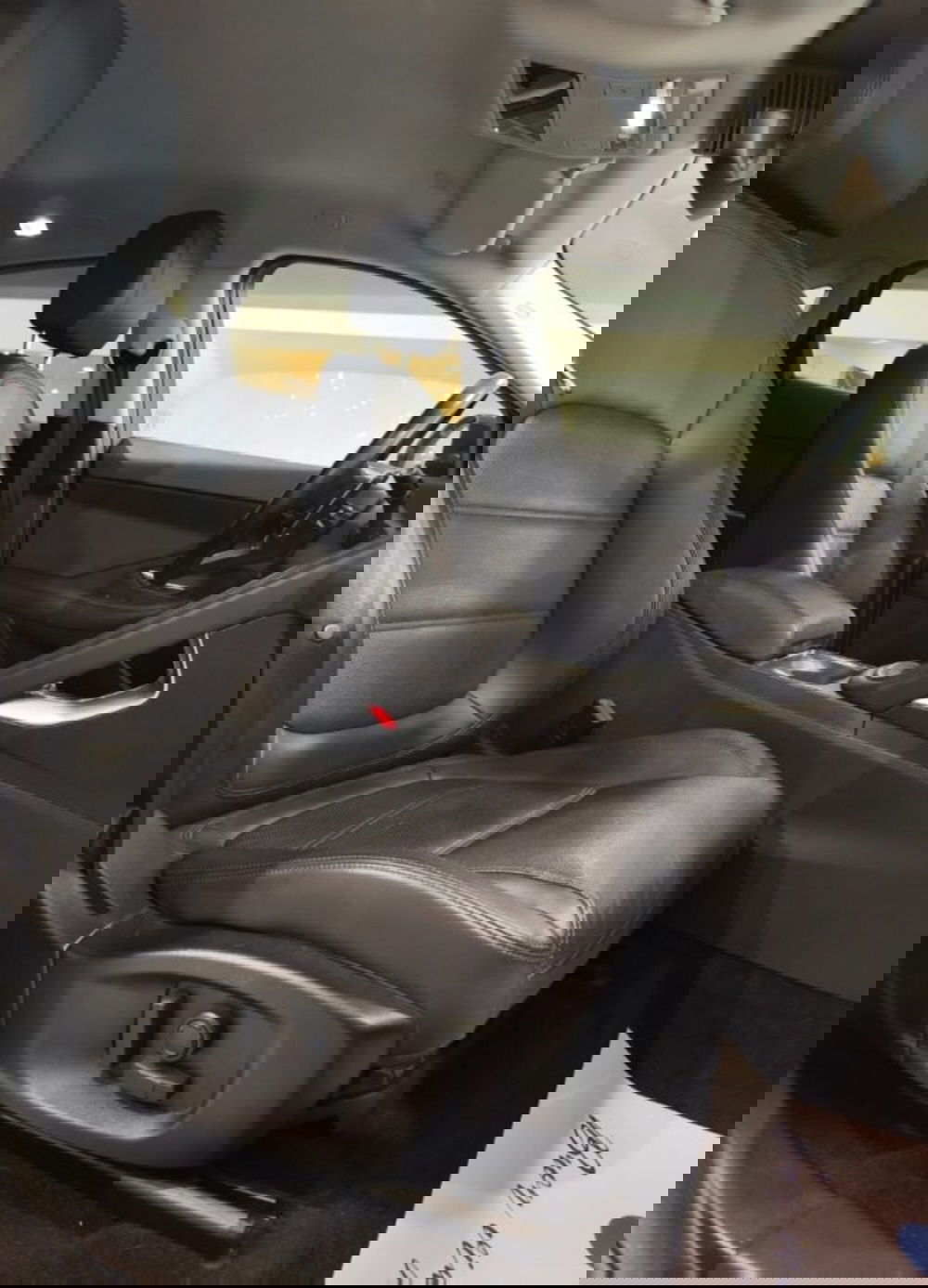 Jaguar E-Pace usata a Firenze (13)