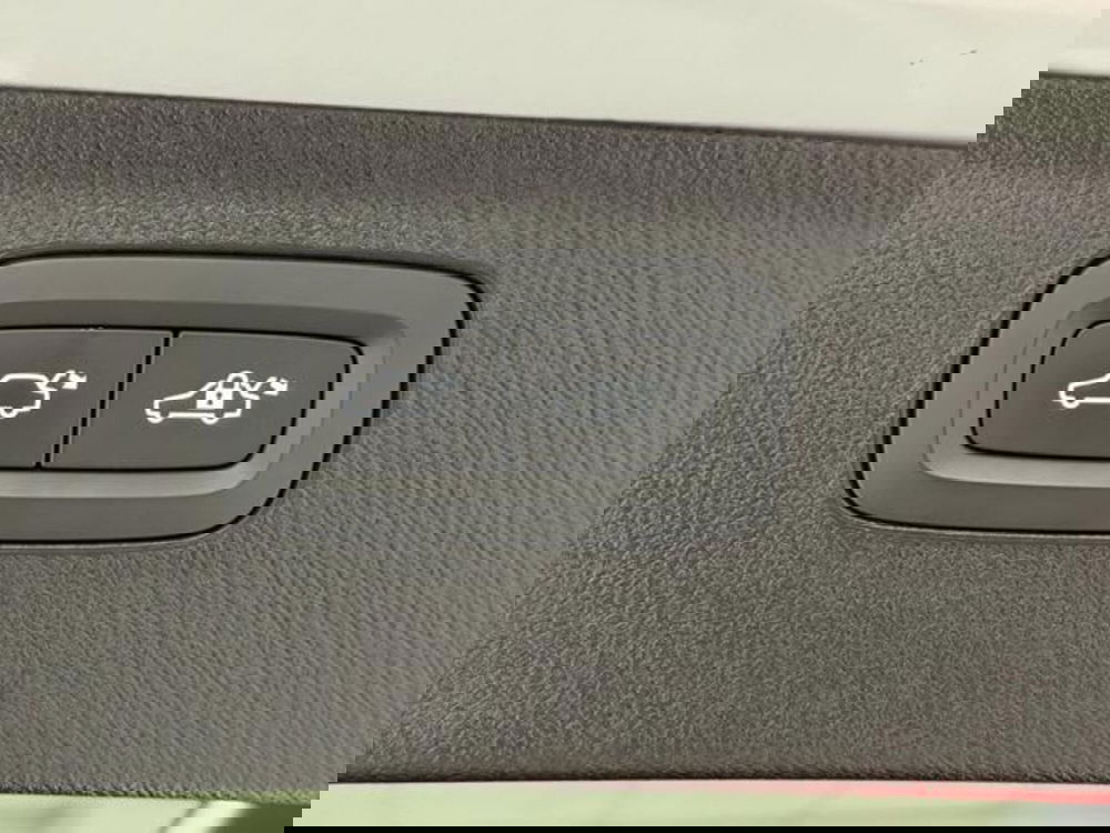 Volvo XC90 usata a Como (17)