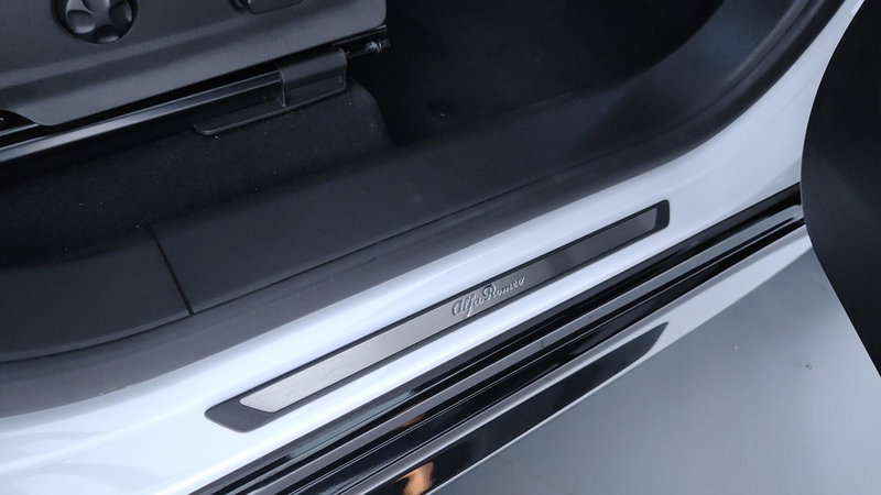 Alfa Romeo Stelvio usata a Perugia (11)