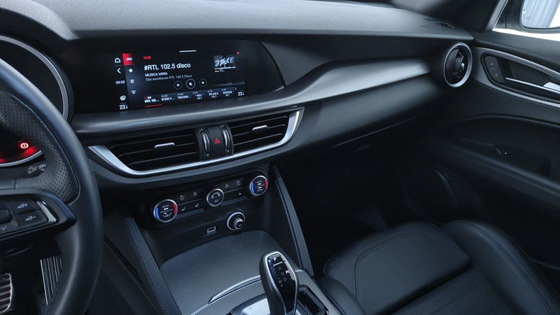 Alfa Romeo Stelvio usata a Perugia (16)