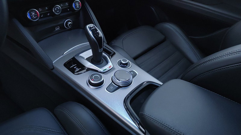 Alfa Romeo Stelvio usata a Perugia (17)