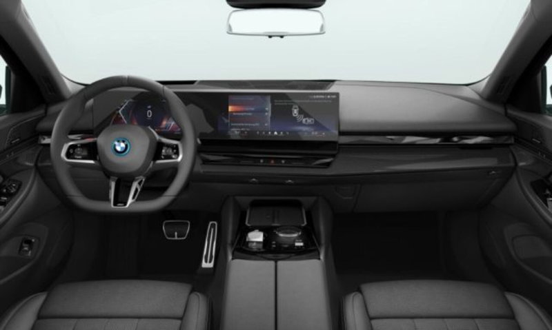 BMW i5 Touring nuova a Verona