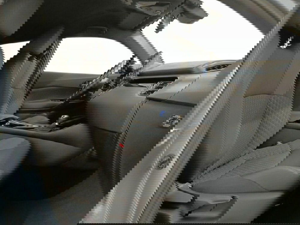 Toyota Toyota C-HR usata a Monza e Brianza (10)