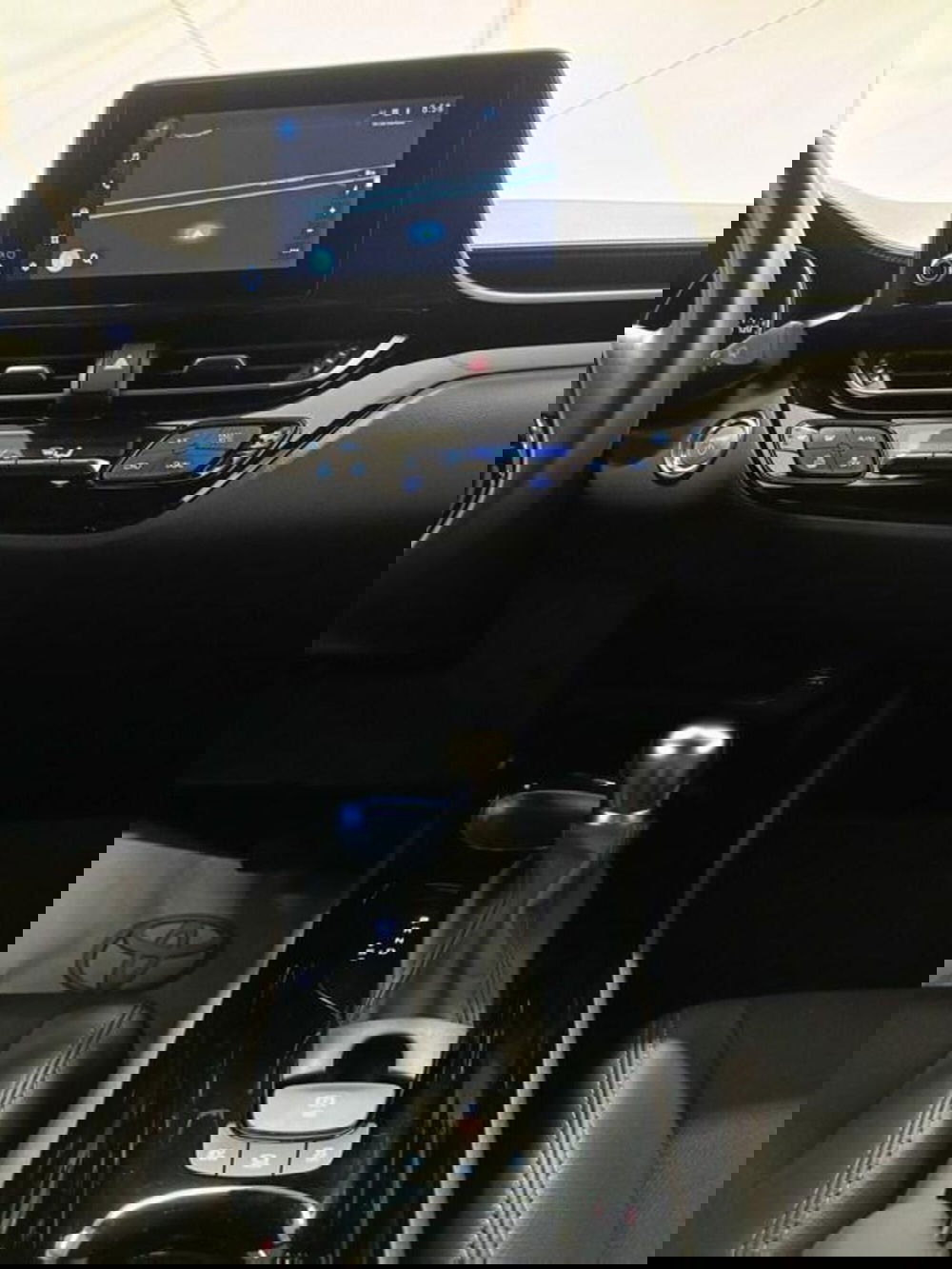 Toyota Toyota C-HR usata a Monza e Brianza (14)