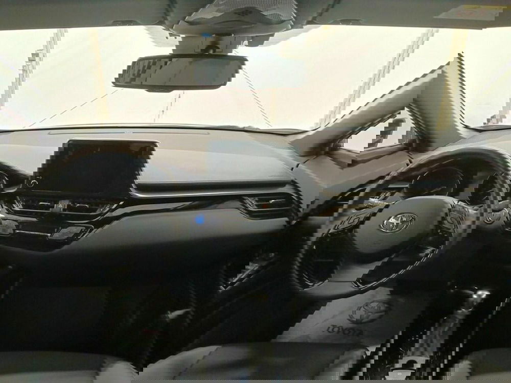 Toyota Toyota C-HR usata a Monza e Brianza (9)