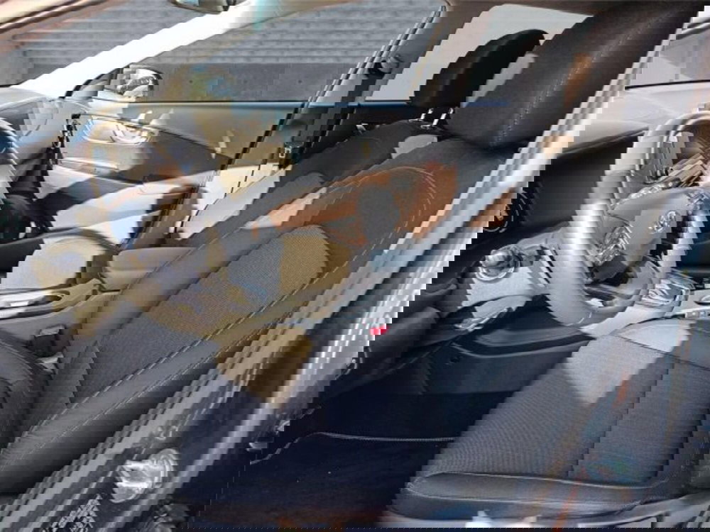 Hyundai Kona usata a Bari (11)