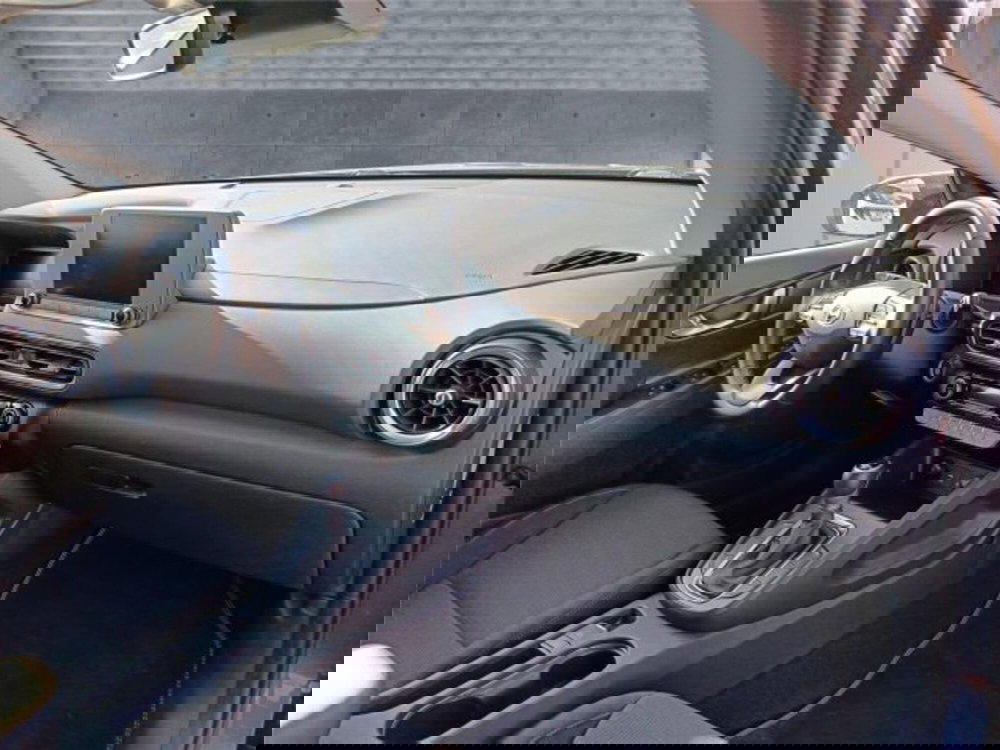 Hyundai Kona usata a Bari (12)