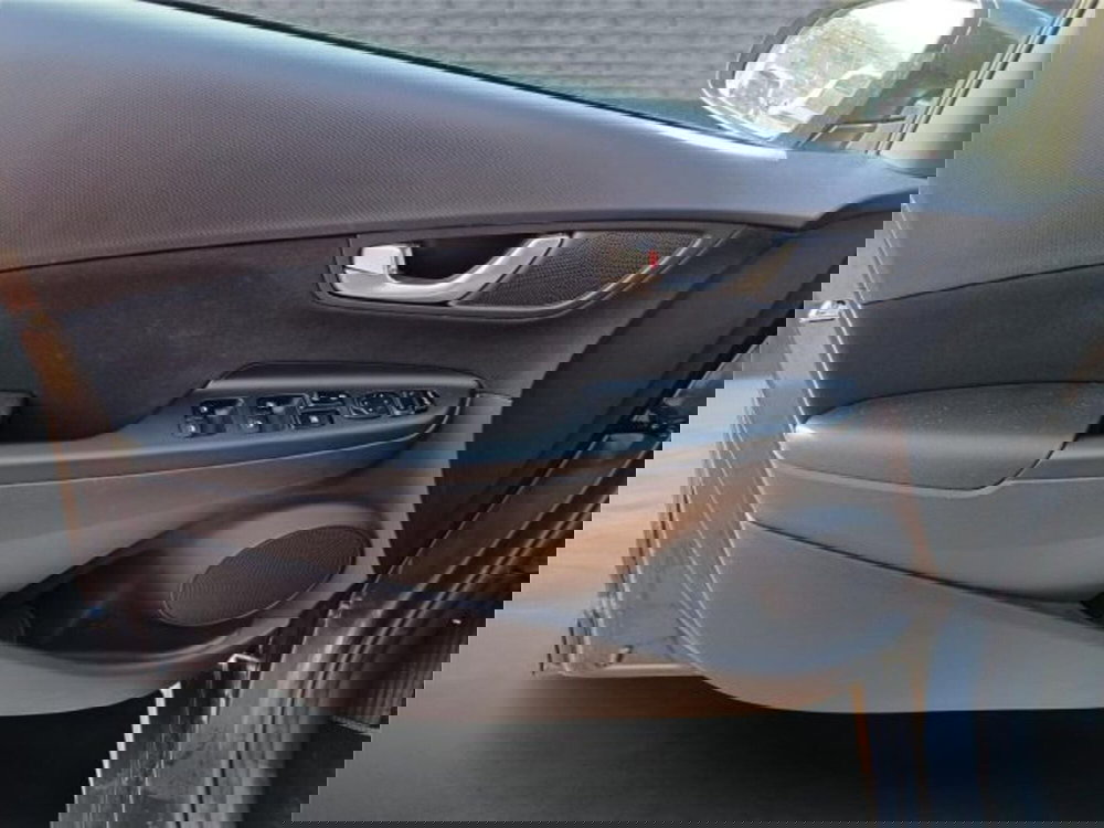 Hyundai Kona usata a Bari (9)