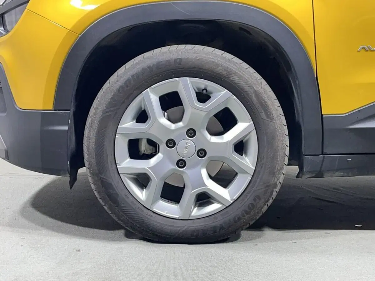 Jeep Avenger usata a Sondrio (9)