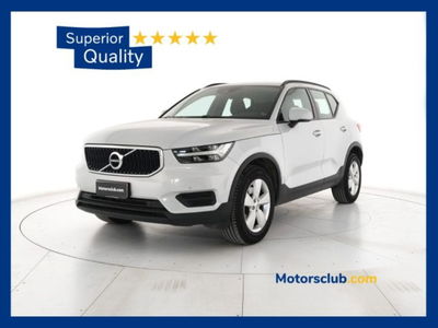 Volvo XC40 T2 Momentum Core del 2021 usata a Modena