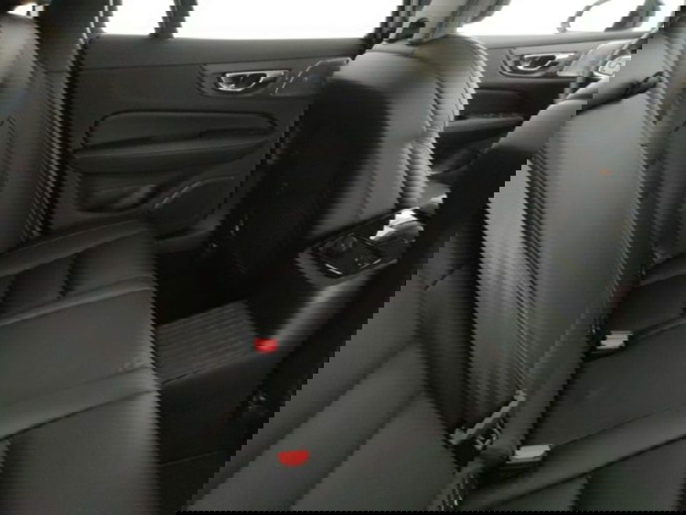 Volvo V60 nuova a Modena (11)