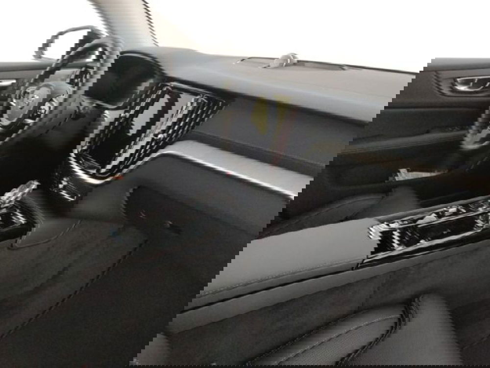 Volvo V60 nuova a Modena (12)