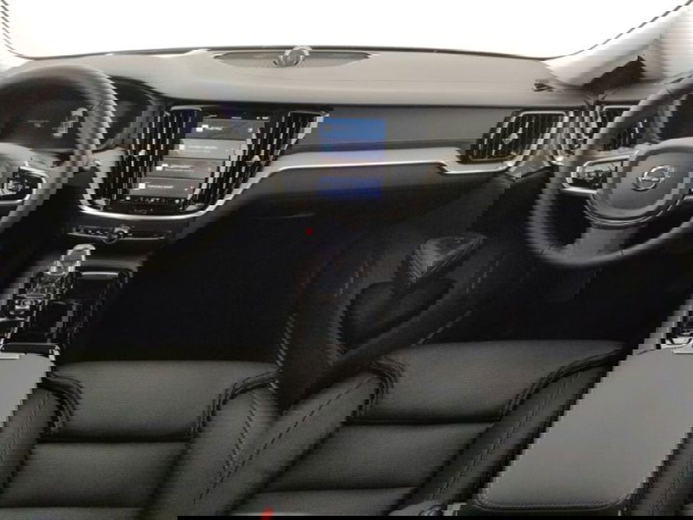 Volvo V60 nuova a Modena (13)