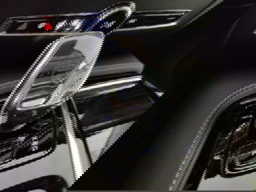 Volvo V60 nuova a Modena (18)