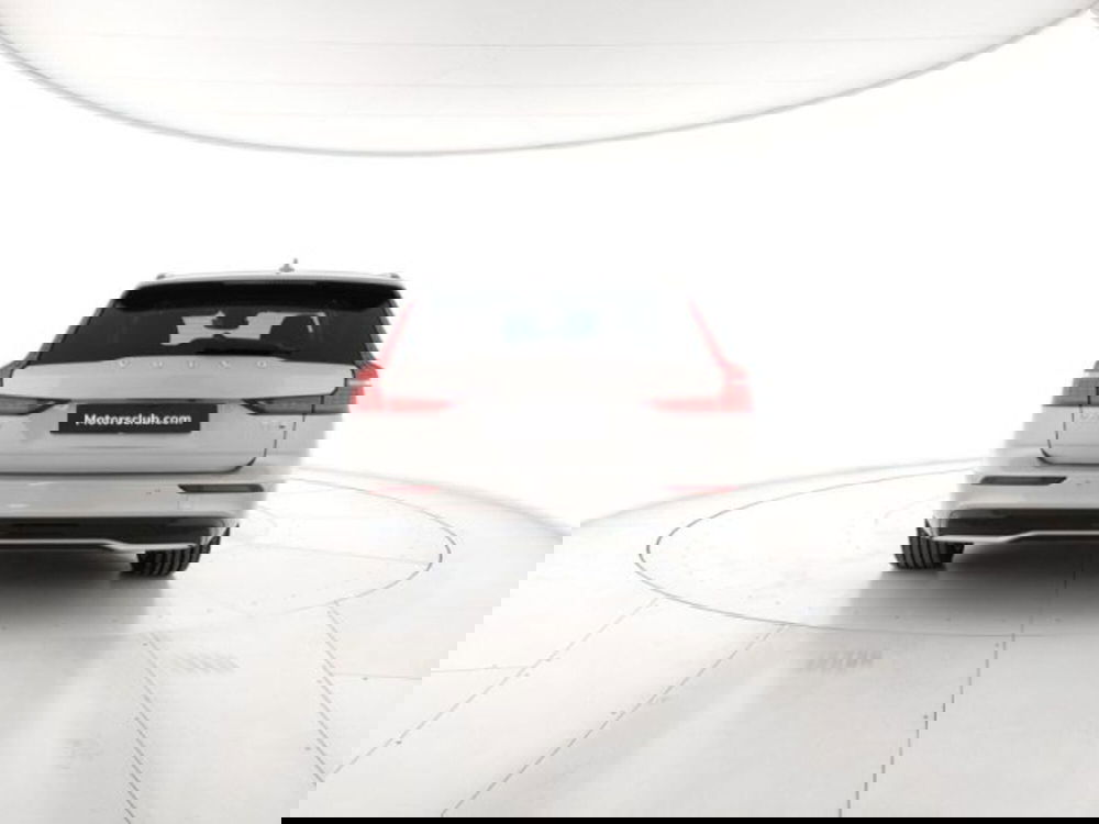 Volvo V60 nuova a Modena (4)