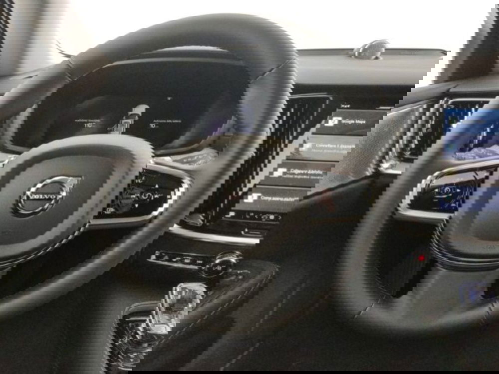 Volvo V60 nuova a Modena (9)