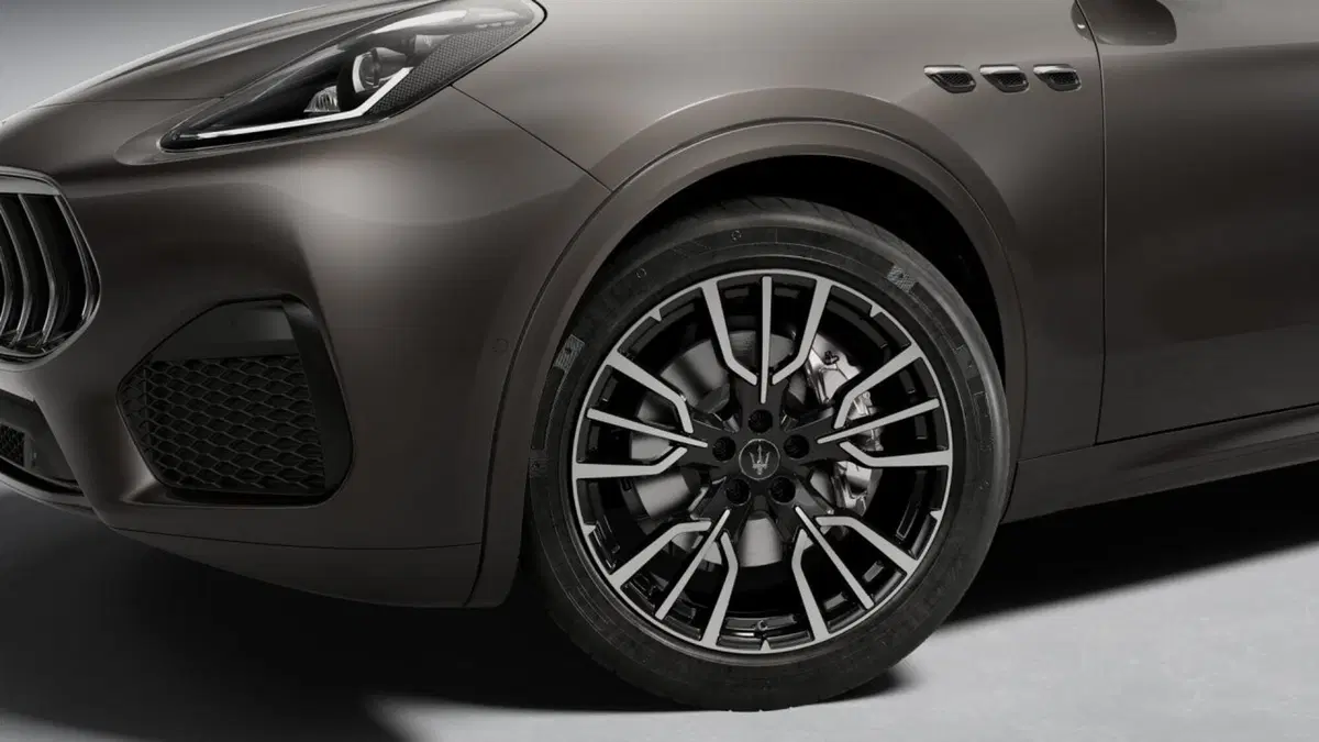 Maserati Grecale nuova a Perugia (4)