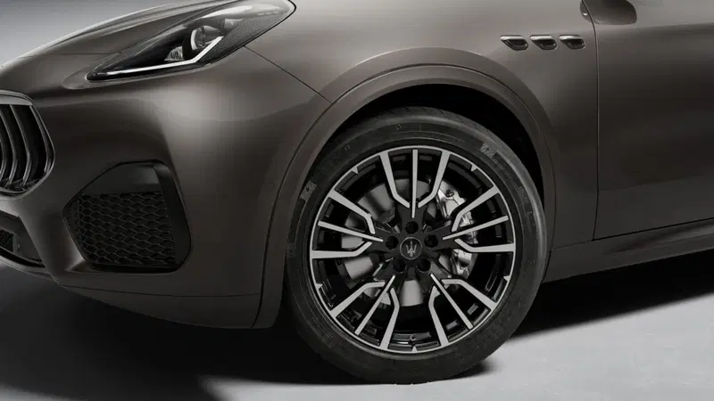 Maserati Grecale nuova a Perugia (4)