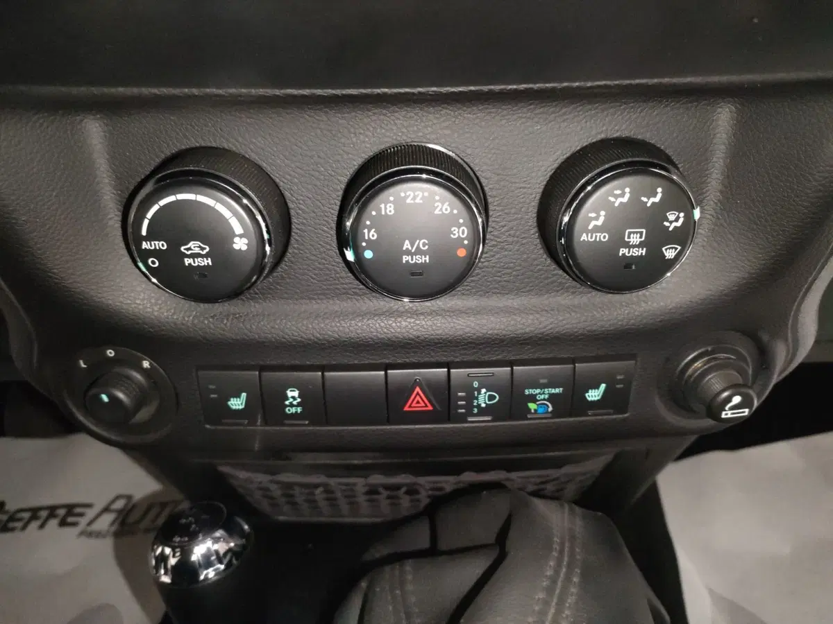 Jeep Wrangler usata a Teramo (20)