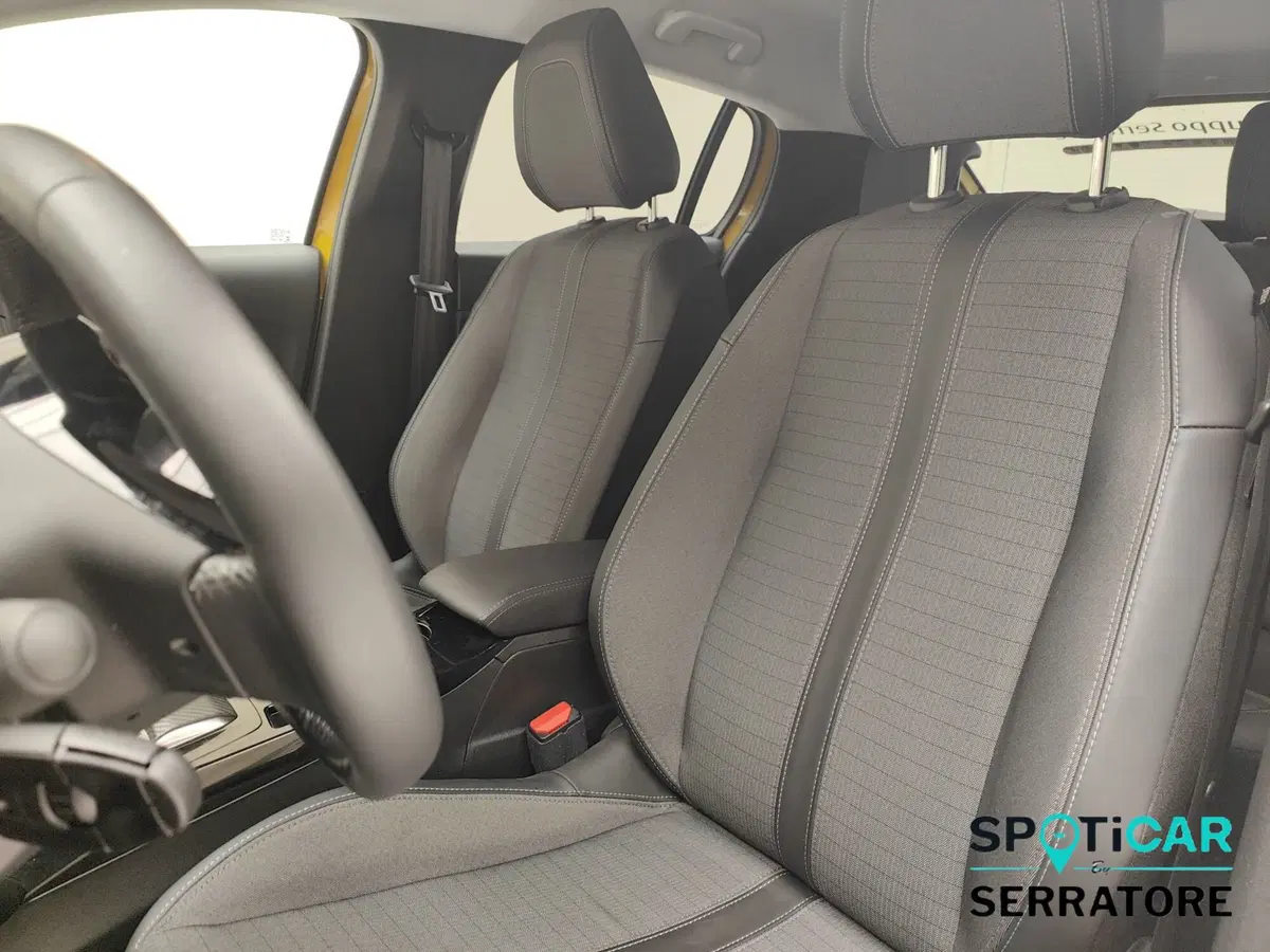Peugeot 208 usata a Como (13)