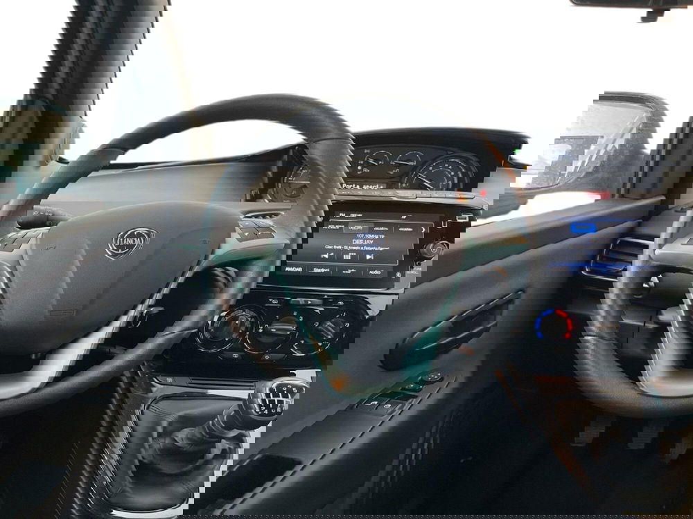 Lancia Ypsilon usata a Torino (10)