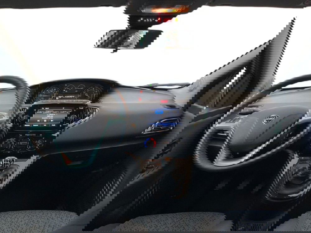 Lancia Ypsilon usata a Torino (9)