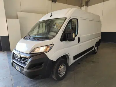 Opel Movano Furgone 33 L2H2 2.2 Bluehdi 120cv S&amp;S del 2022 usata a Milano